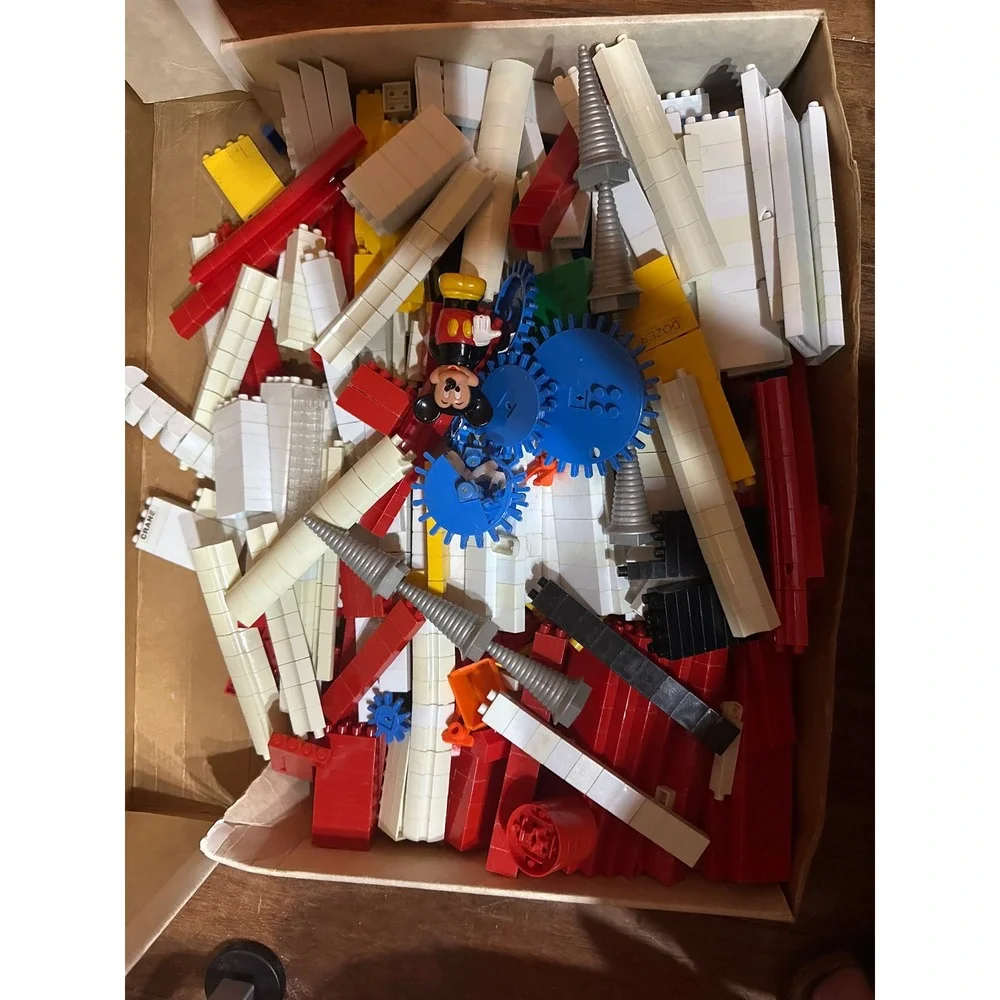 Vintage Entex‎ Loc Blocs Disney Magic Kingdom Castle 860 Piece Set MickeyREAD